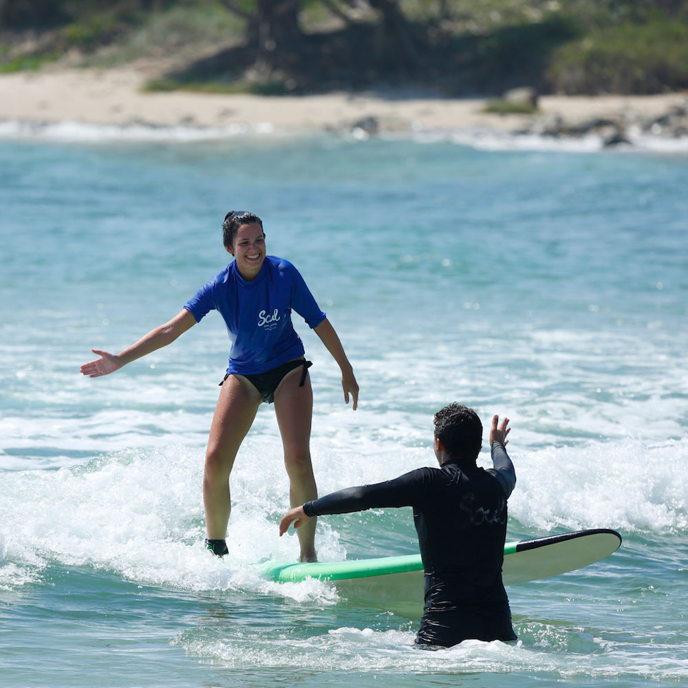 group surf lesson byron bay