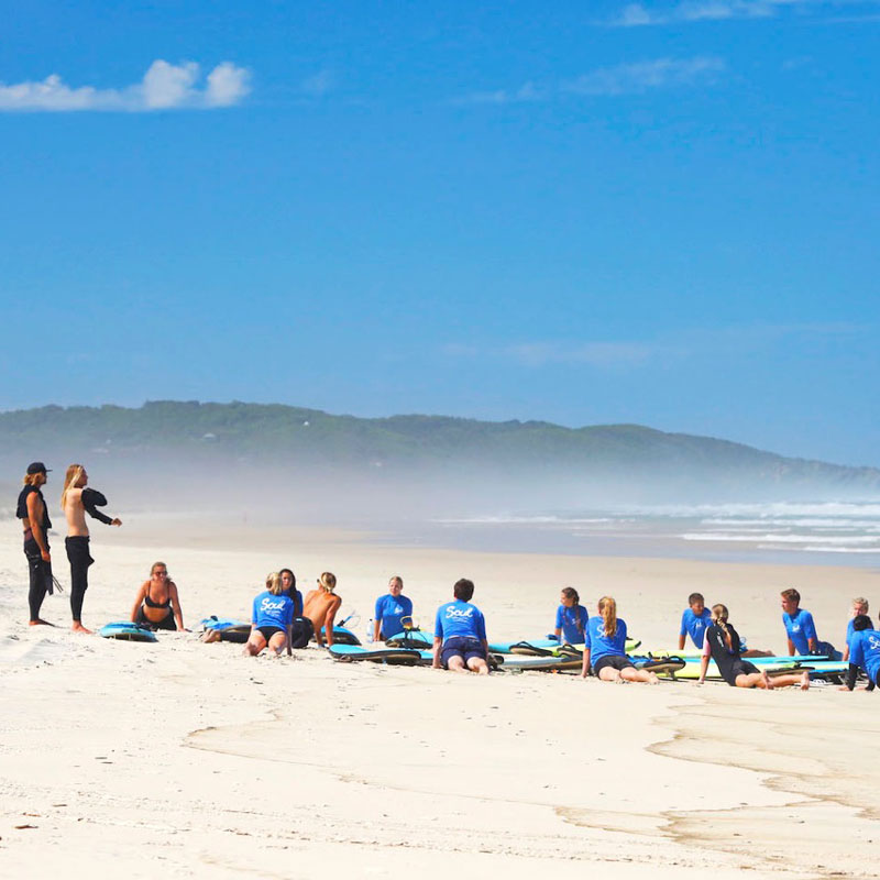 group surf lesson byron bay